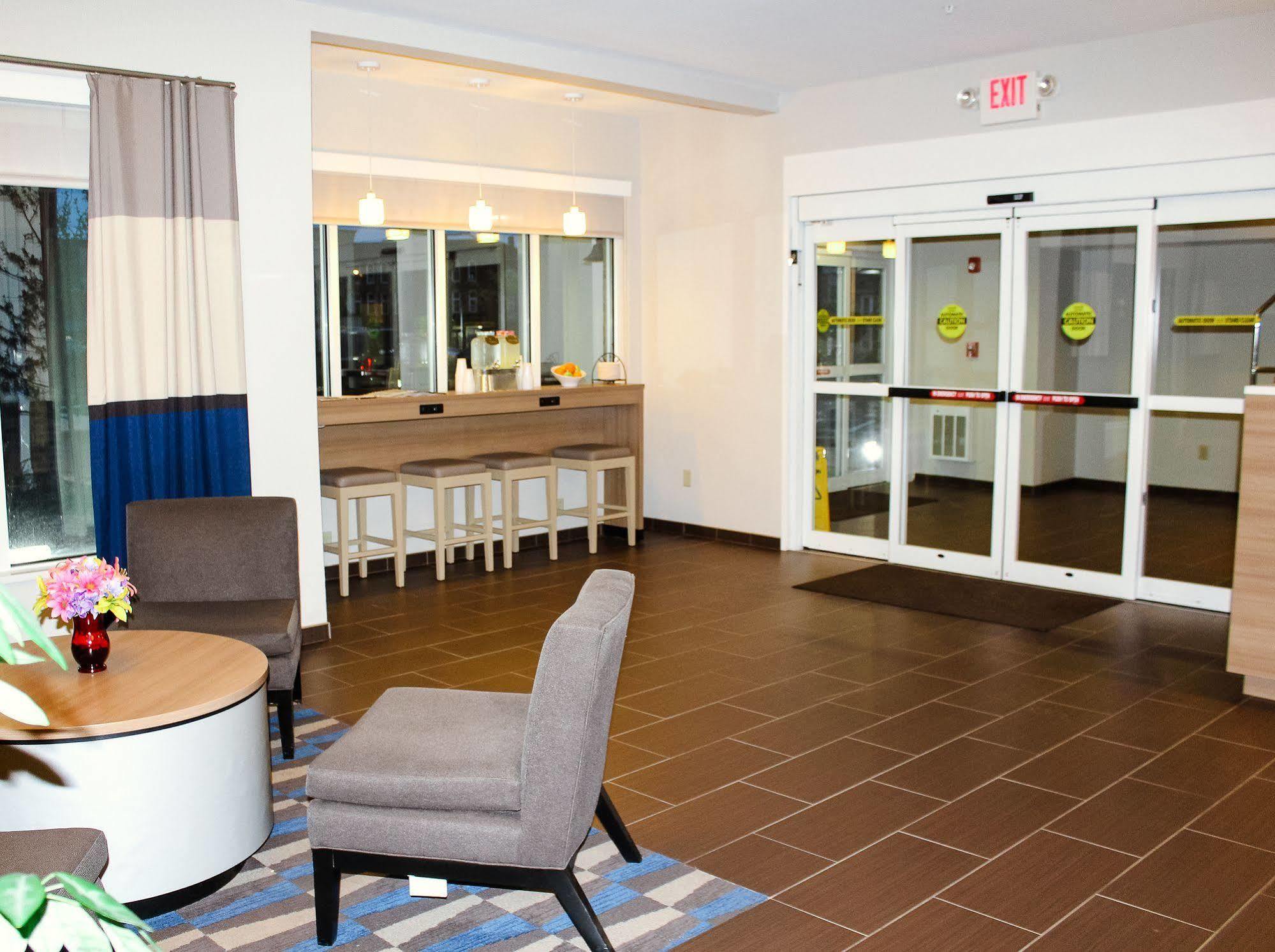 Microtel Inn & Suites By Wyndham - Penn Yan Exterior foto